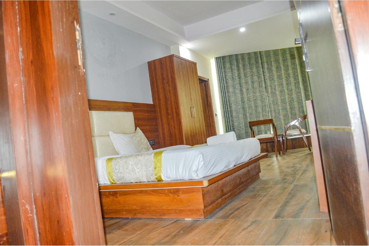 Fabhotel The Golf Inn Noida Ngoại thất bức ảnh